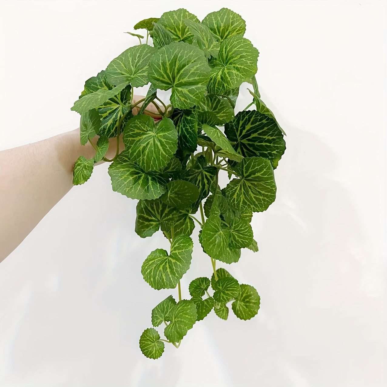 An artificial hanging vine pla - Bonsai Garden Home recension och pris